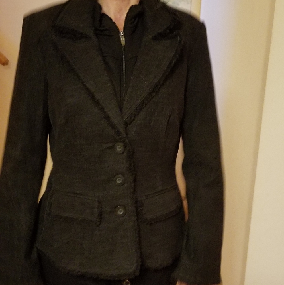 Blazer - Picture 6 of 6